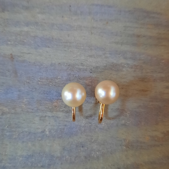 Vintage 18K Yellow Gold Custom Made Cultured Pearl Screwback Earrings - Picture 13 of 15